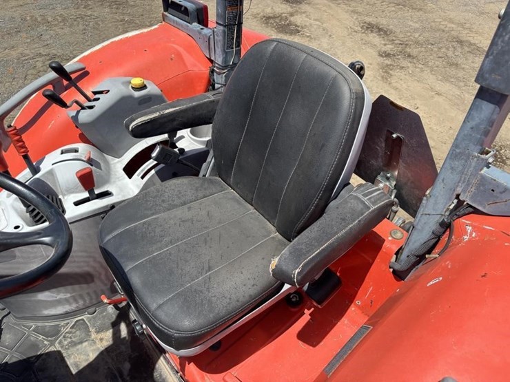 2018-kubota-m5-111d-image-21