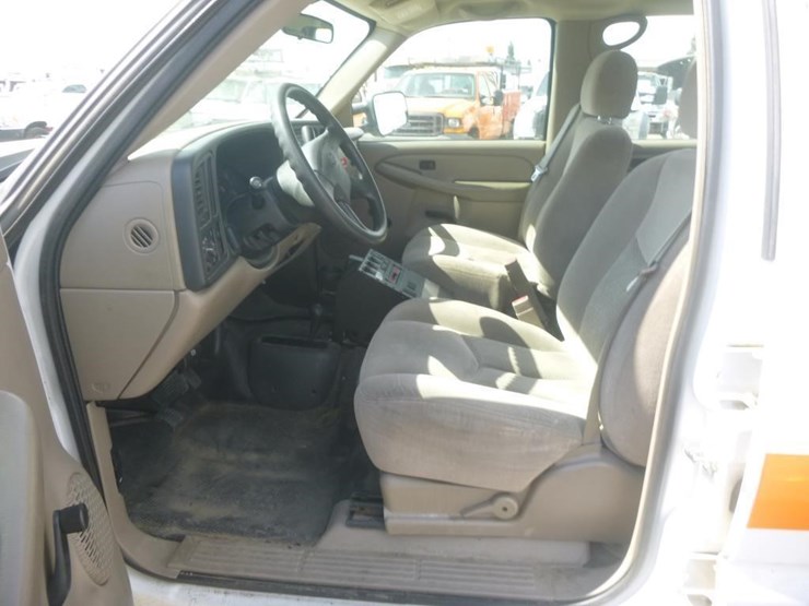 2007-chevrolet-2500-image-11
