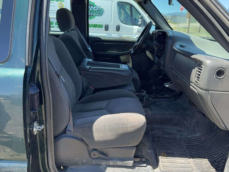 2005-chevrolet-silverado-3500-ls-image-31
