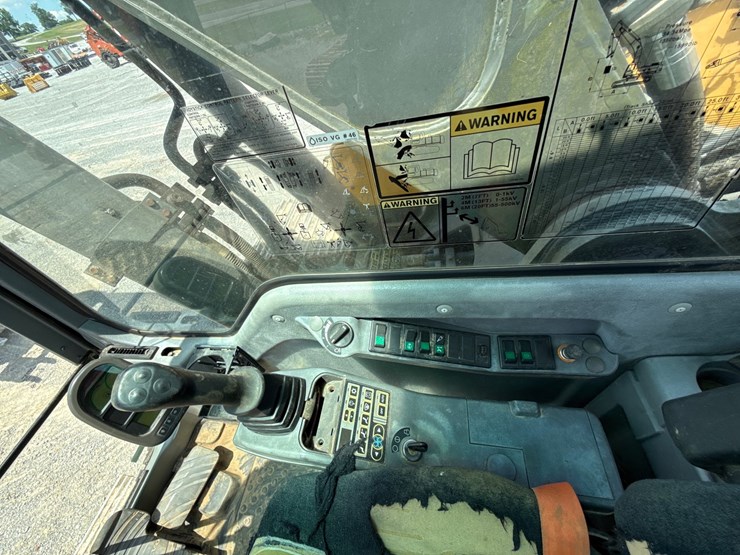 volvo-ec330b-lc-image-23