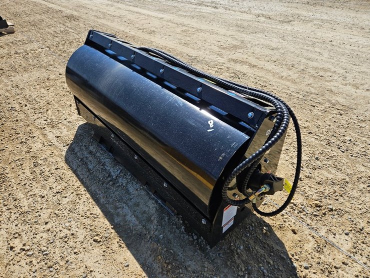 #5110-•-agt-mower-king-ssvr72-vibratory-roller-image-5