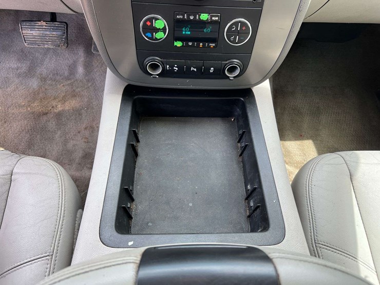2013-gmc-yukon-slt-image-39