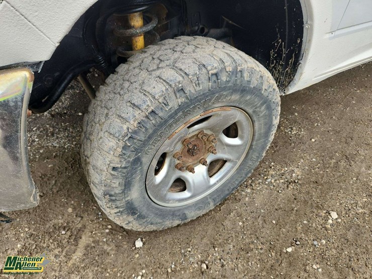 2011-dodge-3500-image-27