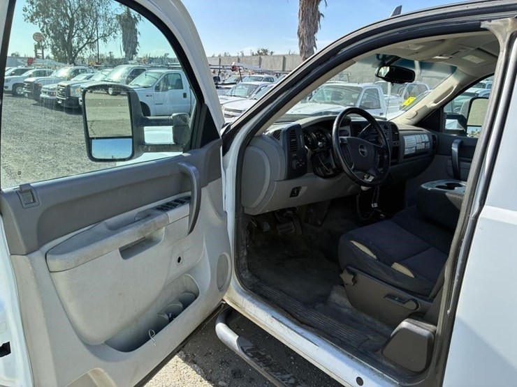 2012-gmc-2500hd-image-15