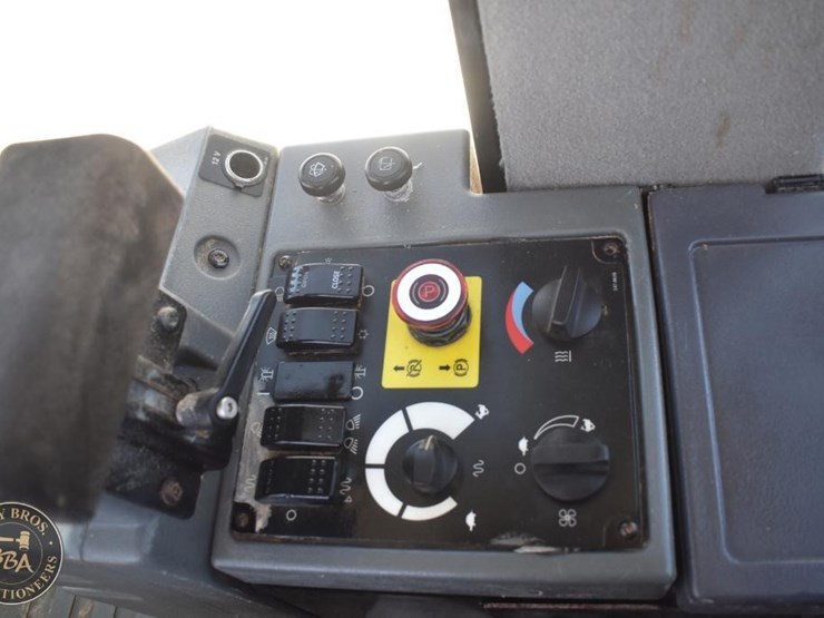 2012-caterpillar-cp56-image-56