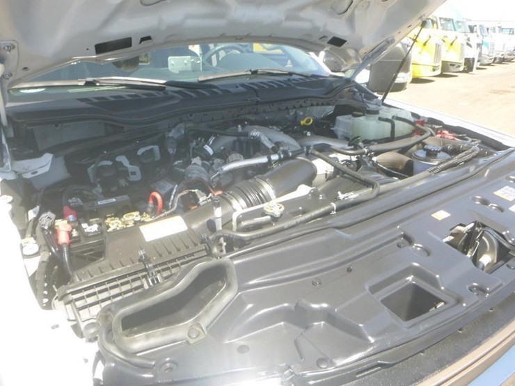 2022-ford-f550-image-29