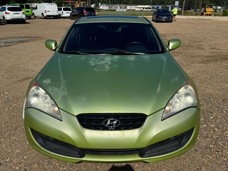2010-hyundai-genesis-2.0l-turbo-coupe---131,967-miles-image-5