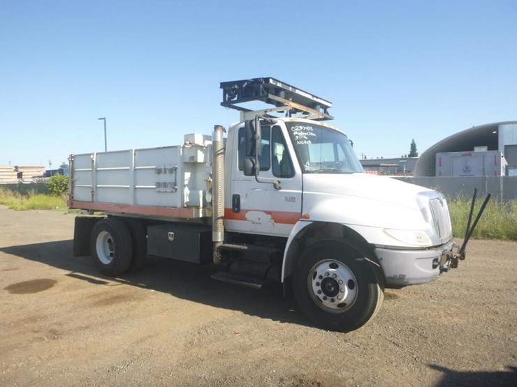 2003-international-durastar-4300-image-2