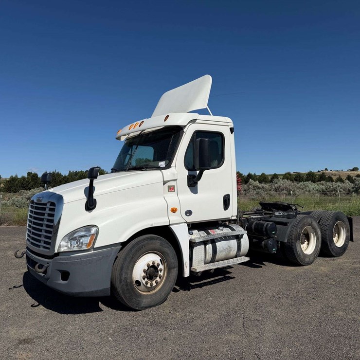 2014 FREIGHTLINER CASCADIA 125