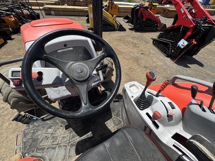 2018-kubota-m5-111d-image-22