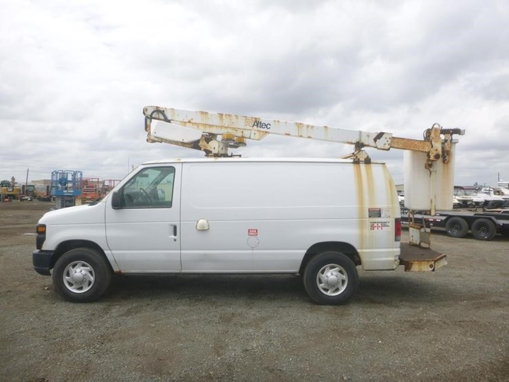 2011-ford-e350-image-5