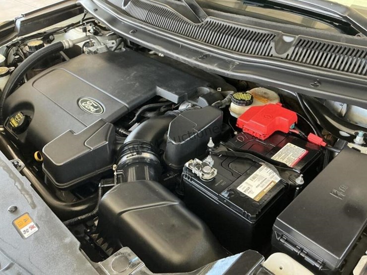2013-ford-explorer-image-11