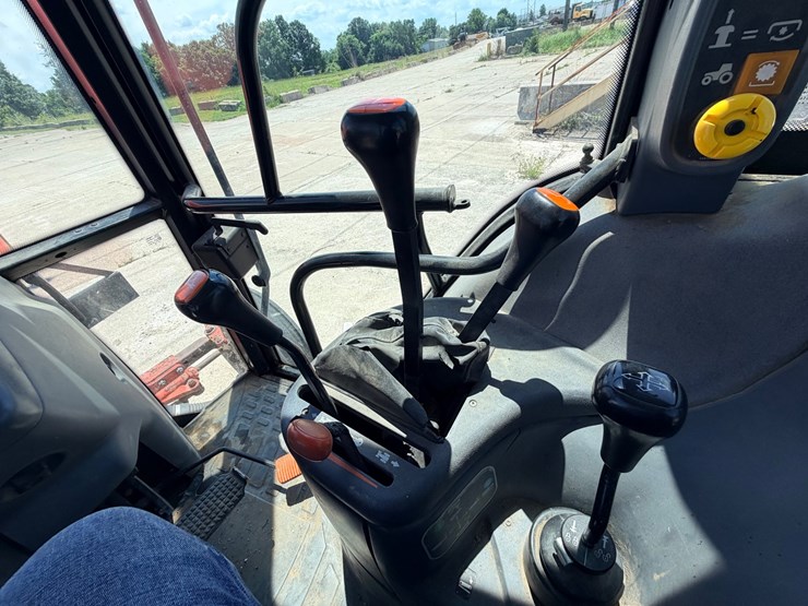 2000-new-holland-ts100-image-72