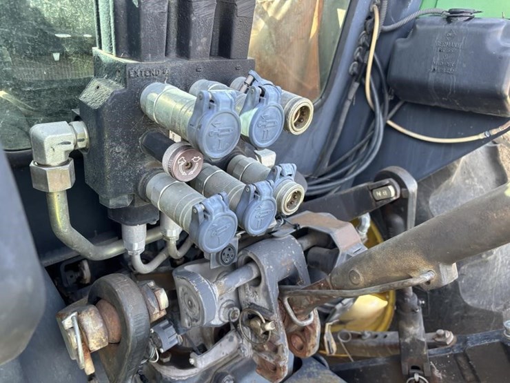 2006-john-deere-5225-image-23