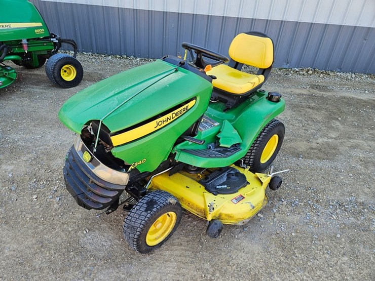 john-deere-x340-image-1