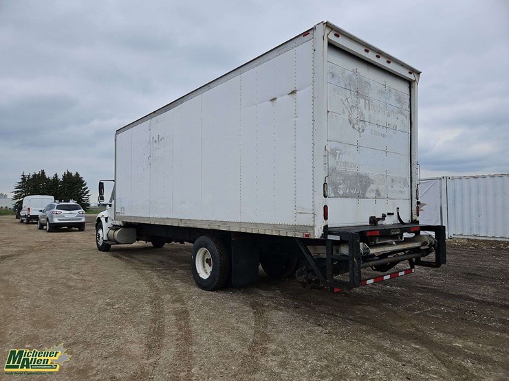 2011-international-durastar-4300-image-2