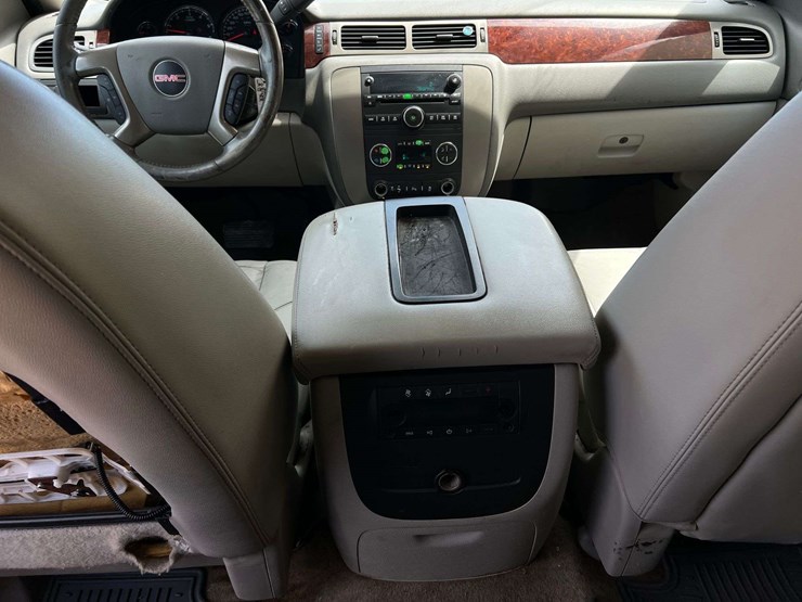 2013-gmc-yukon-slt-image-40