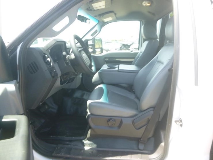 2012-ford-f550-image-17
