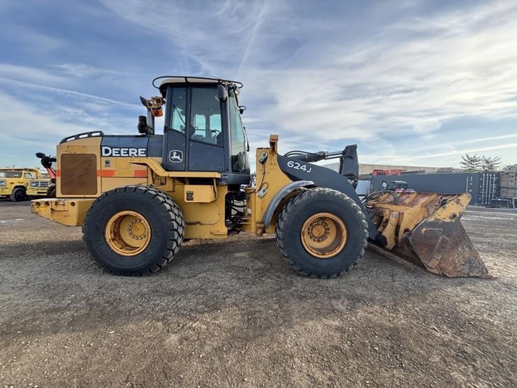 2005-deere-624j-image-7