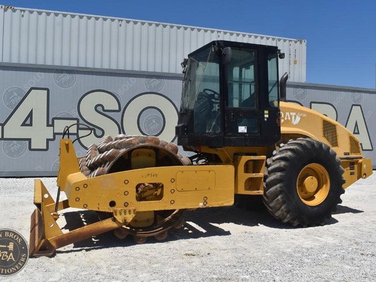 2012-caterpillar-cp56-image-11