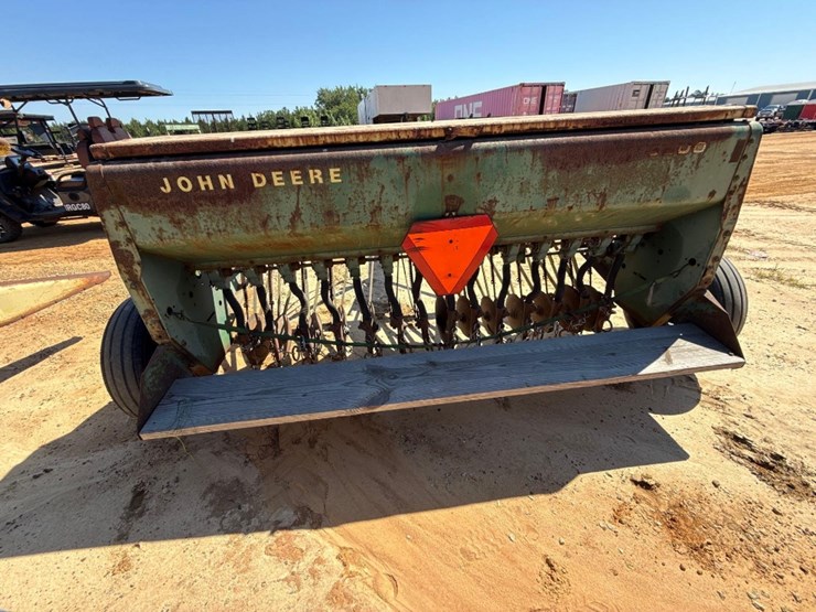 john-deere-8-image-4