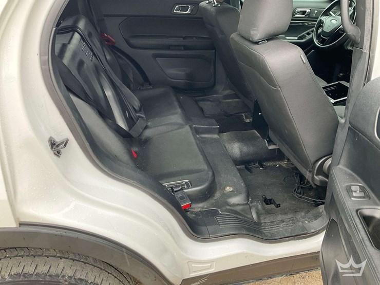 2017-ford-explorer-image-22