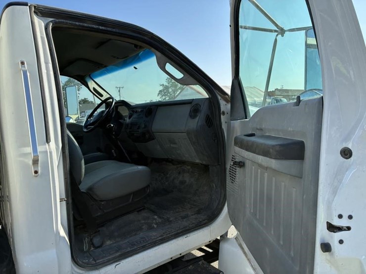 2015-ford-f750-image-14