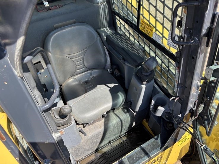 2018-yanmar-s220r-image-26
