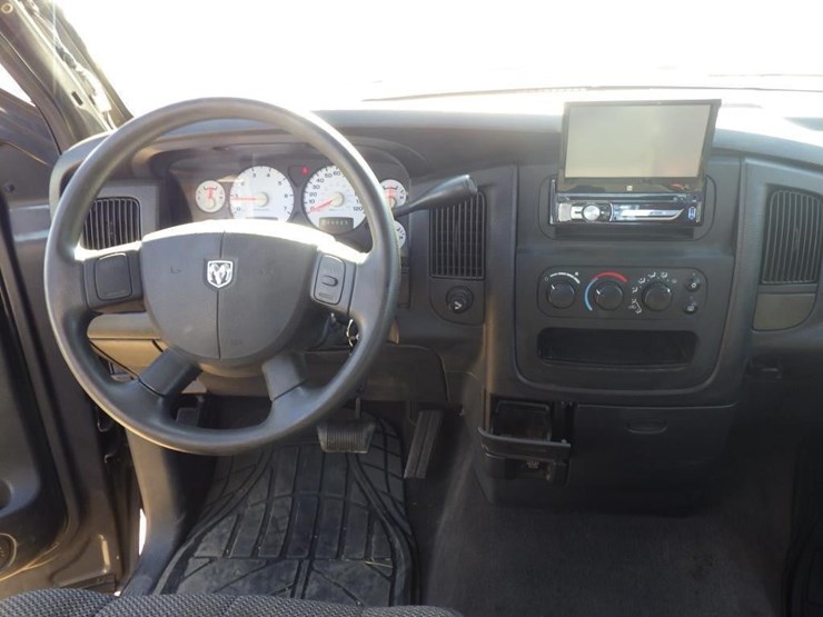 2004-dodge-ram-1500-image-9