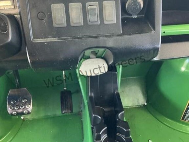 john-deere-gator-hpx-image-16