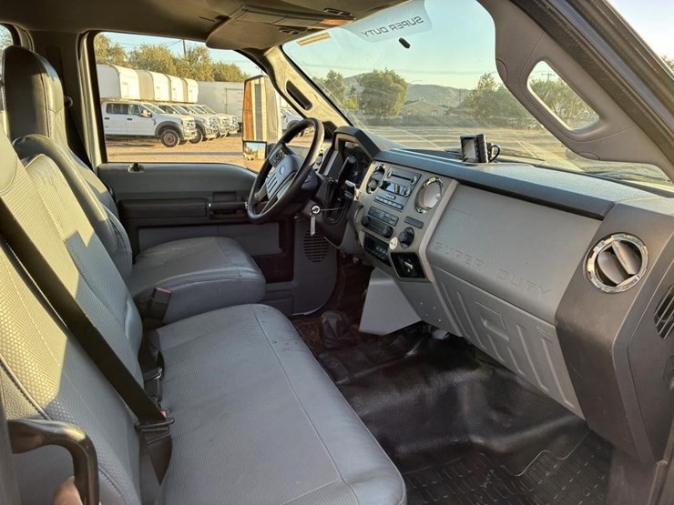 2016-ford-f650-xlt-image-12
