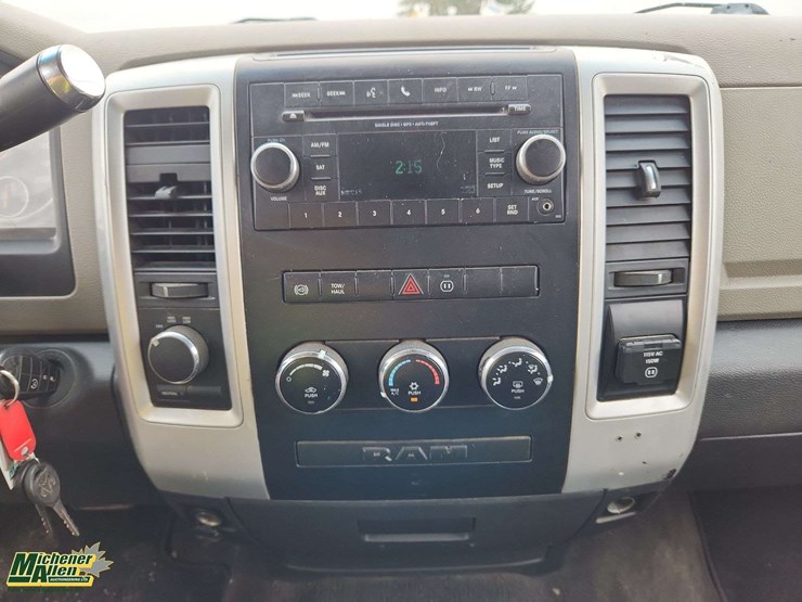 2011-dodge-3500-image-18