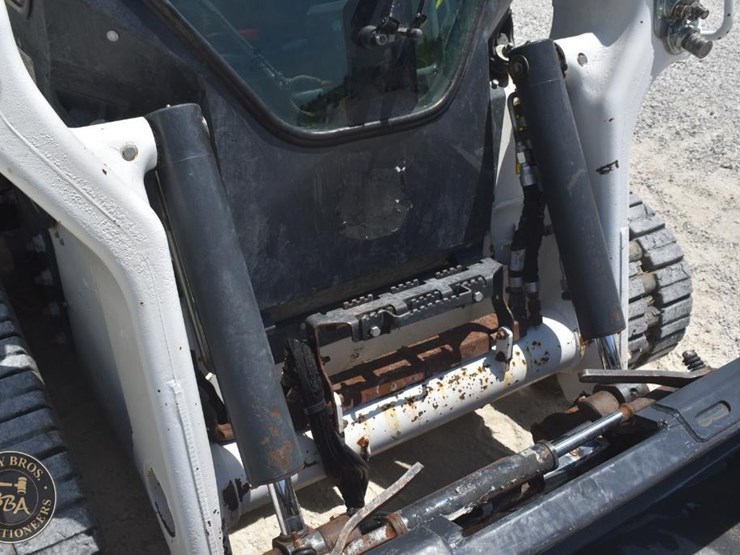 2023-bobcat-t76-image-27