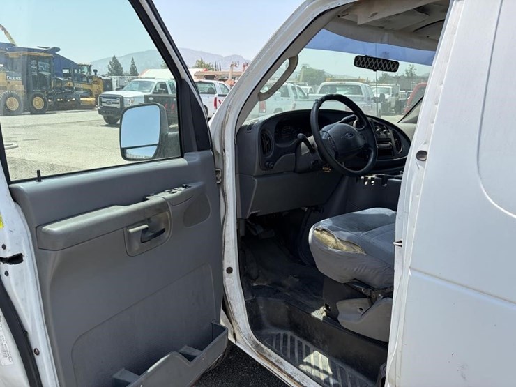 2003-ford-e350-sd-image-12