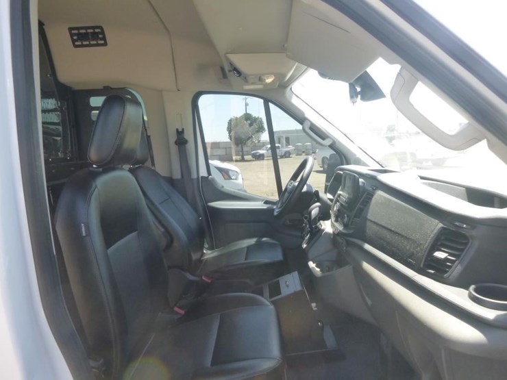 2020-ford-transit-image-12