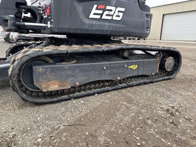 2021-bobcat-e26-image-21