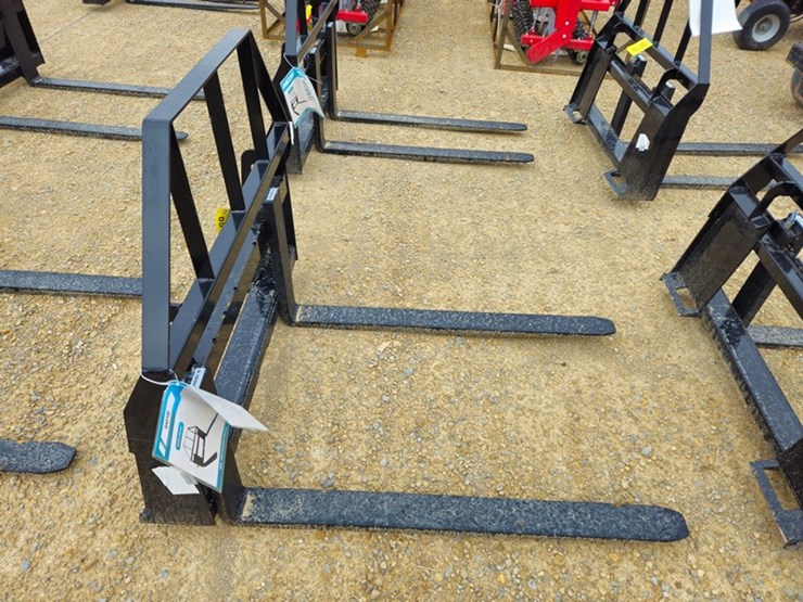 #5135-•-2026-mower-king-sa-48"-pallet-fork-image-6