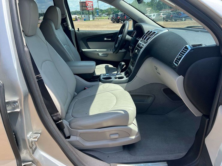 2012-gmc-acadia-image-20