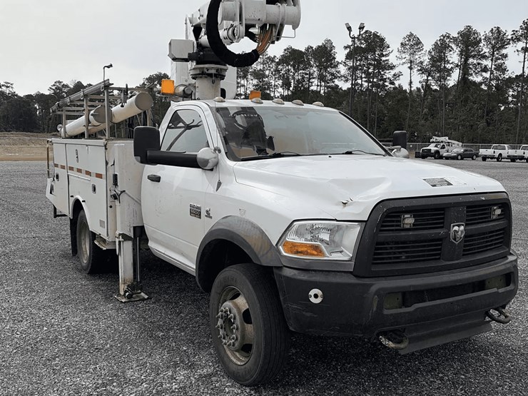 2012-dodge-ram-5500-image-1