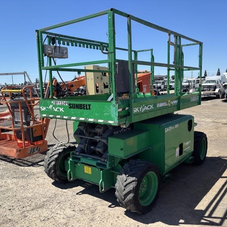 2018 SKYJACK SJ6826RT