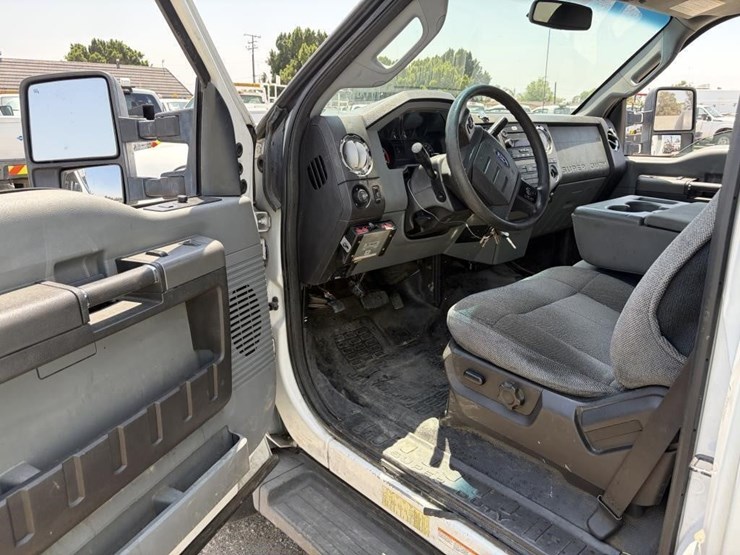 2012-ford-f550-image-22