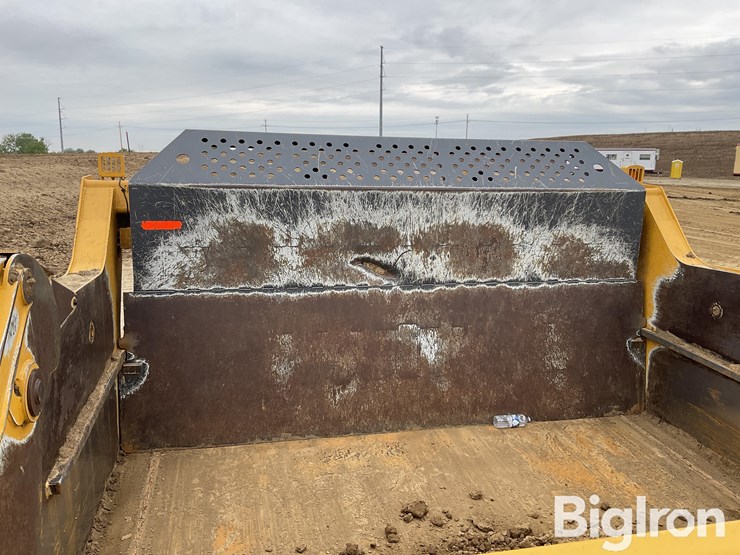 2020-deere-2412e-image-20