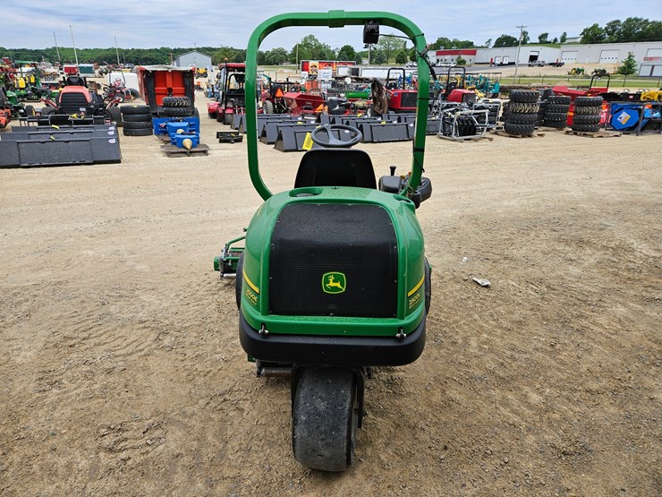 john-deere-2500e-image-4