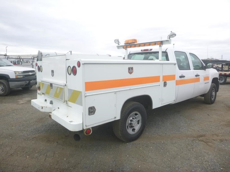 2009-chevrolet-2500-image-3