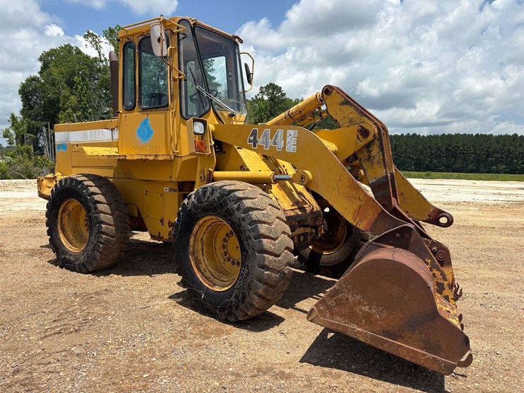 john-deere-444-image-4