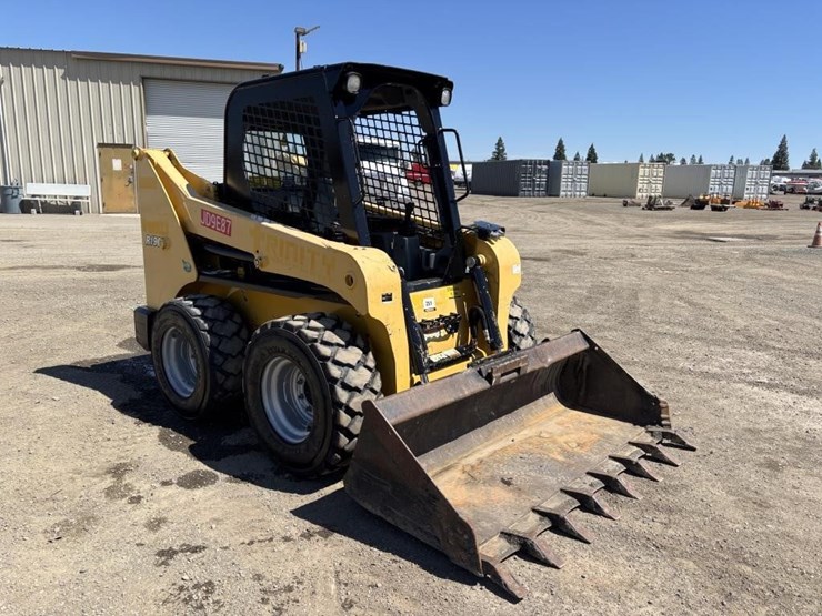 2019-gehl-r190-image-2