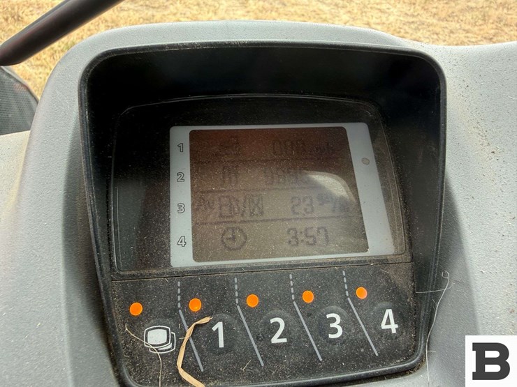 2021-kubota-m6-141-image-67