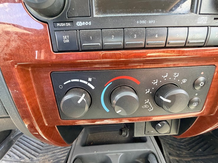 2005-dodge-dakota-image-58