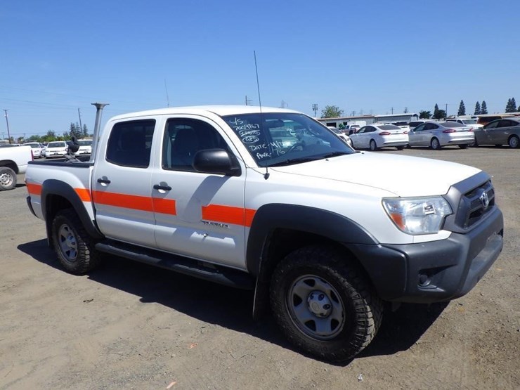 2013-toyota-tacoma-image-3