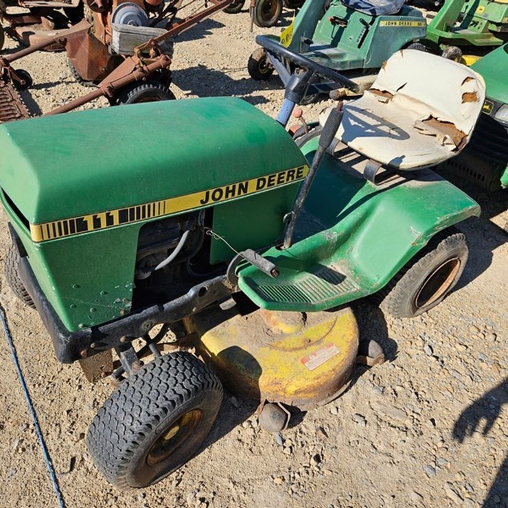 JOHN DEERE 111